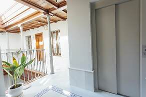 One&Lux Byron Suites
