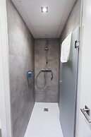 One&Lux Byron Suites