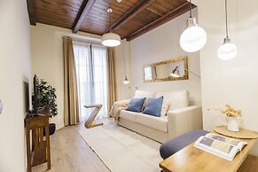 One&Lux Byron Suites