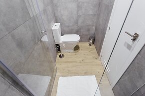 One&Lux Byron Suites