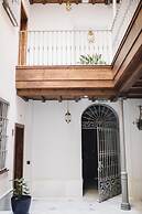 One&Lux Byron Suites