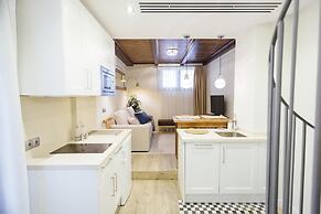 One&Lux Byron Suites