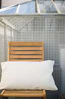 One&Lux Byron Suites