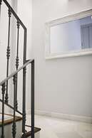 One&Lux Byron Suites