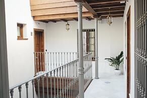 One&Lux Byron Suites