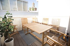 One&Lux Byron Suites