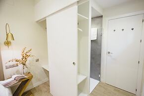 One&Lux Byron Suites