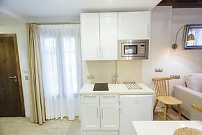 One&Lux Byron Suites
