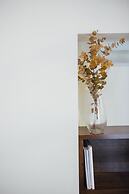 One&Lux Byron Suites
