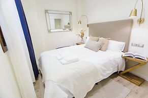 One&Lux Byron Suites