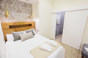 One&Lux Byron Suites