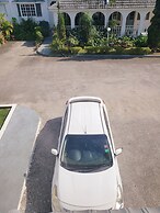 Rush Bond Villa