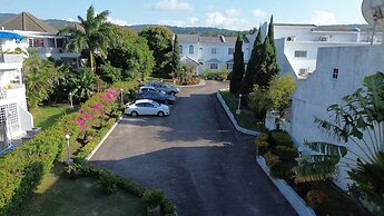 Rush Bond Villa