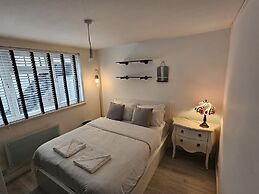 Peaceful & Elegant