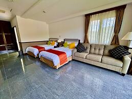 Hundred Days Hotel