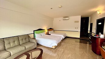 Hundred Days Hotel