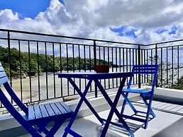 Hundred Days Hotel