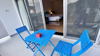 Hundred Days Hotel
