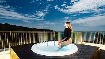 Hundred Days Hotel
