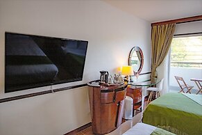Hundred Days Hotel