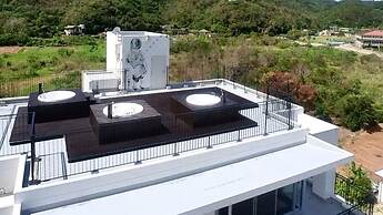 Hundred Days Hotel