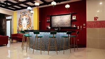 Hundred Days Hotel