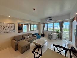 Spacious Oceanview Corner Suite Brand New