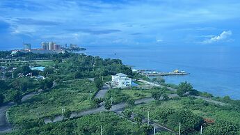Spacious Oceanview Corner Suite Brand New