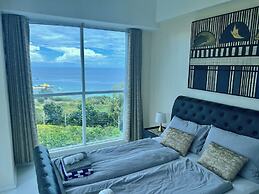 Spacious Oceanview Corner Suite Brand New