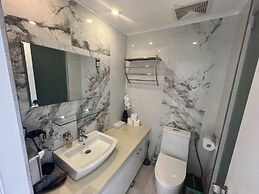 Spacious Oceanview Corner Suite Brand New
