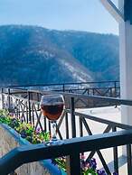 COTTAGE CHALET and TOURS