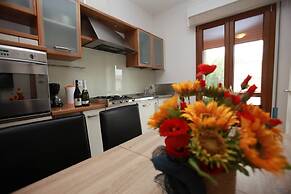 Renovated Flat Near the Beach - Beahost