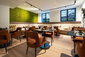 One Two Four Hotel & Spa