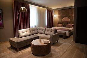 MandarinnART Hotel