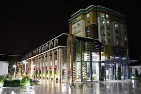 MandarinnART Hotel