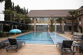 MandarinnART Hotel