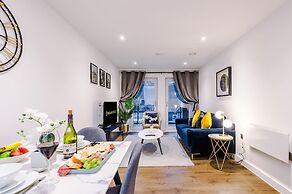 Impeccable 2-bed Apartment in Salford