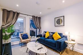 Impeccable 2-bed Apartment in Salford