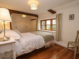 1 Whitehouse Cottages