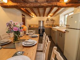 1 Whitehouse Cottages