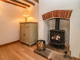 1 Whitehouse Cottages