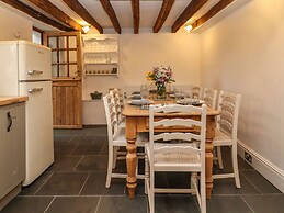 1 Whitehouse Cottages