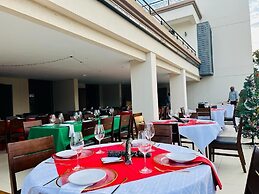 Staybridge Golfview Suites