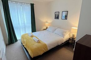 Cosy, Bright and Central Flat for Work and Holiday