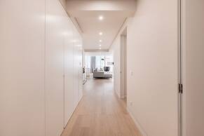 Bay View Penthouse by Olala Home
