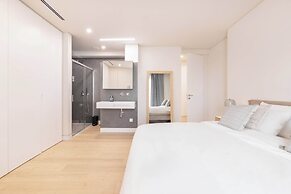 Bay View Penthouse by Olala Home