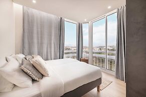Bay View Penthouse by Olala Home