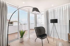 Bay View Penthouse by Olala Home