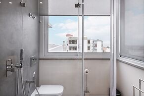 Bay View Penthouse by Olala Home