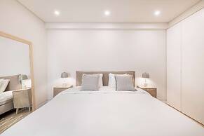 Bay View Penthouse by Olala Home